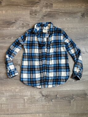 American Eagle Outfitters Blue, White and Black Plaid Flannel Shirt
